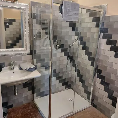 Casa Barattini 住宿加早餐酒店 3*